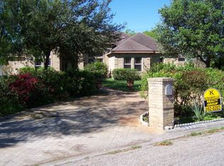 1229 W Yoakum Ave, Kingsville, TX 78363