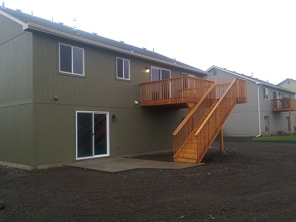 3rd image of 626 S Selkirk St