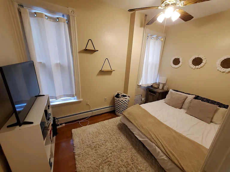 534 Yates St #A — Photo 5
