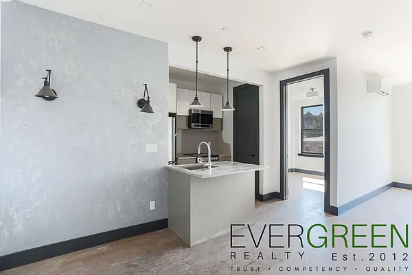 Rented by Evergreen Apartments BK | media 20