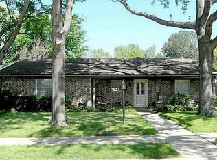 7117 Green Meadow Dr, Fort Worth, TX 76112