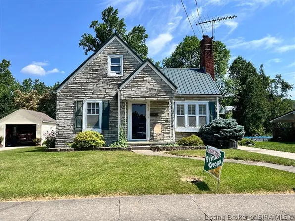 506 W Water Street, Paoli, IN 47454