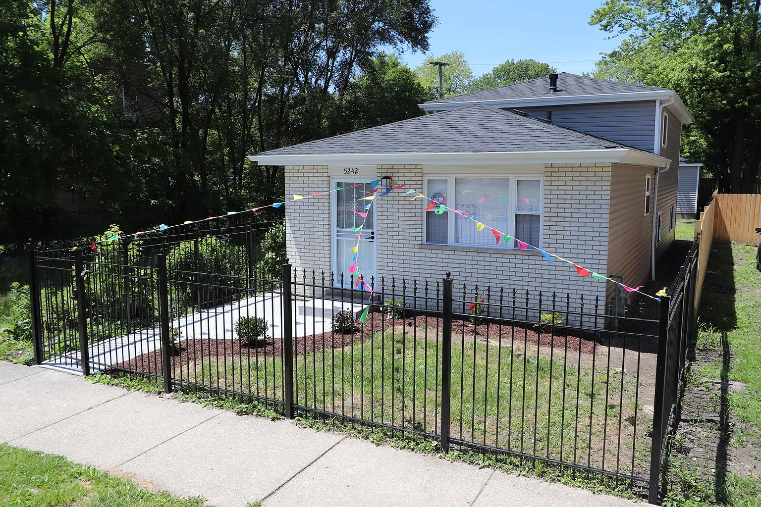 5242 S Union Ave photo 1