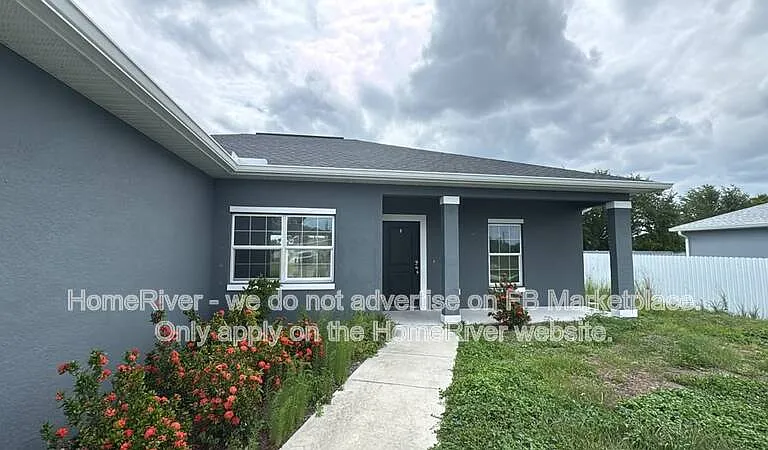 1128 NW 20th Pl — Photo 1
