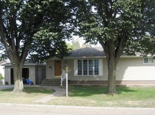 115 E 14th Ave, Redfield, SD 57469