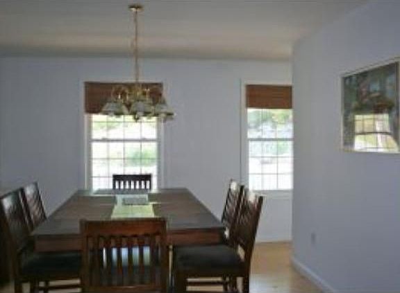 4th image of 105 Badger Hill Dr