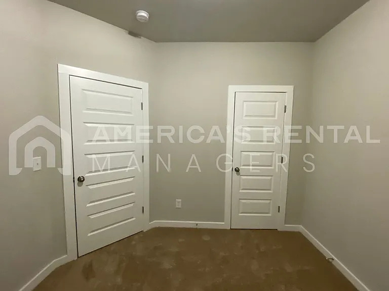 240 Avalon Way — Photo 22