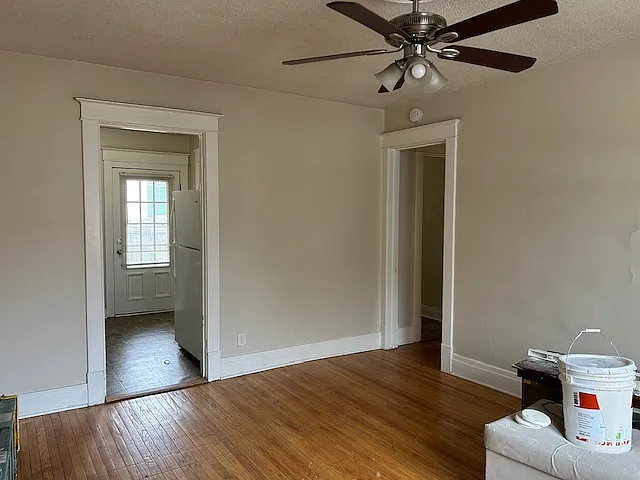 Building Photo - 302 Roesch Ave #5