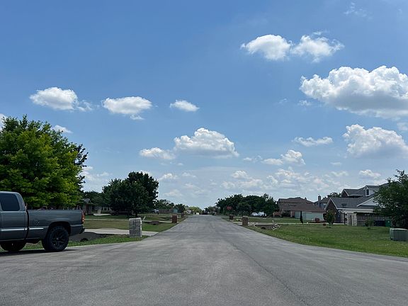 4th image of 9524 Limosine Dr