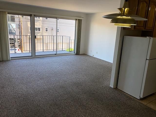 1st image of 18 Gardenside Dr #1