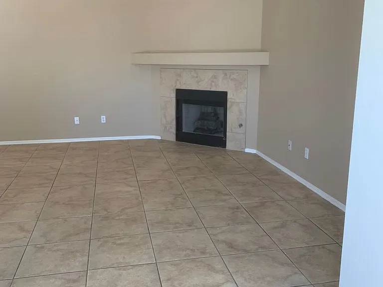 9115 E Esperanza Dr — Photo 4
