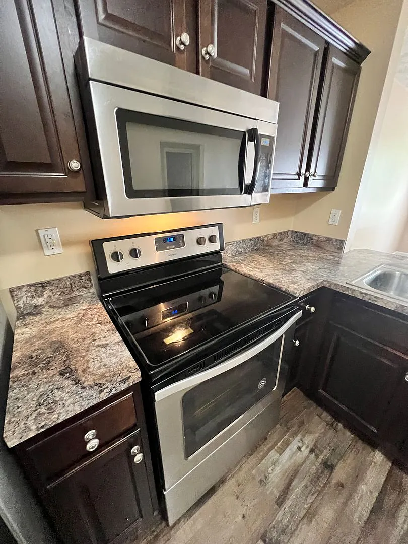 Fern Creek Home — Photo 4