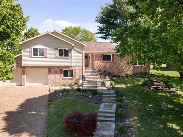 8322 Susan Ct, Newburgh, IN 47630