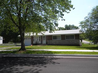 10000 Ashbrook Dr, Saint Louis, MO 63137