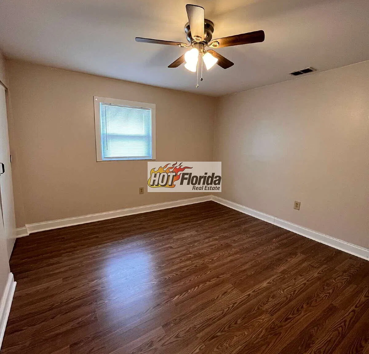2-Bedroom and 1-Bedroom — Photo 4