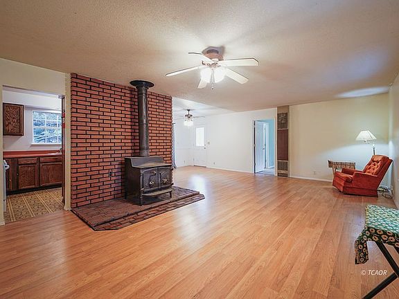 3rd image of 51 Pleasant Dr