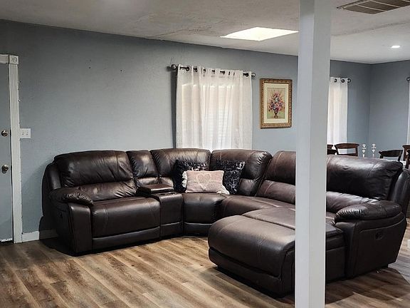 2nd image of 318 Macarthur Blvd