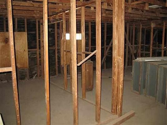 2nd image of 1870 S Walnut Ave