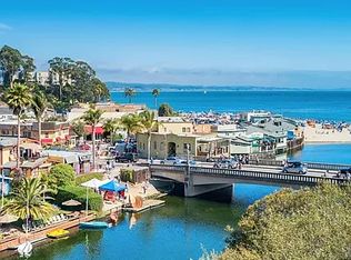 522 Oak Dr APT B, Capitola, CA 95010