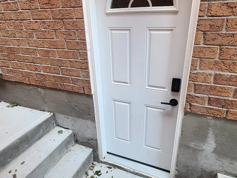 51 Waldron Cres — Photo 5