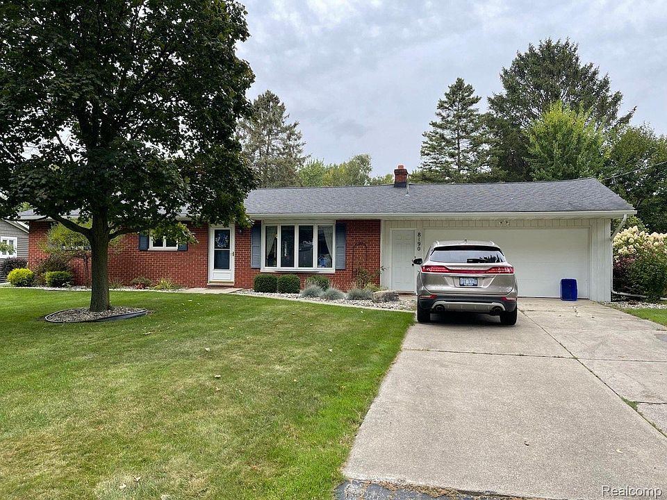 1st image of 8190 Medallion Dr