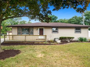 8223 Mildred Rd, Machesney Park, IL 61115