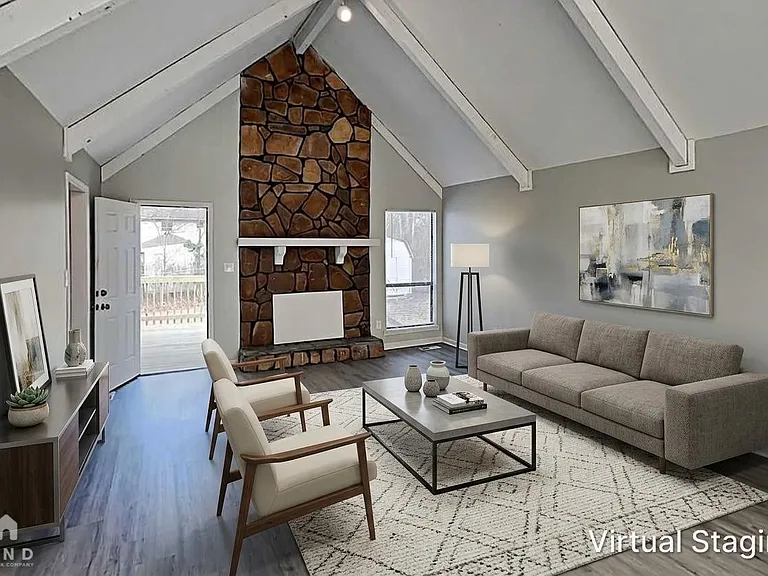 9925 Miller Ave — Photo 2
