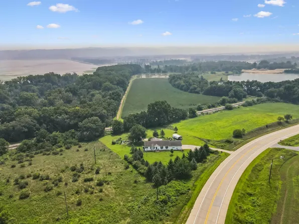1145 Great River Rd, Harpers Ferry, IA 52146