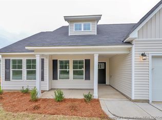 2 Finch Ln, Parkton, NC 28371