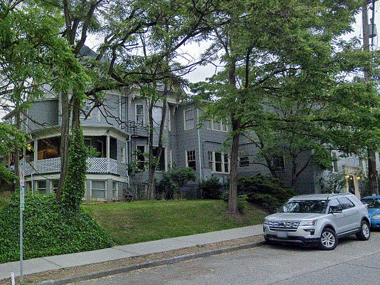 1110 E John St — Photo 11