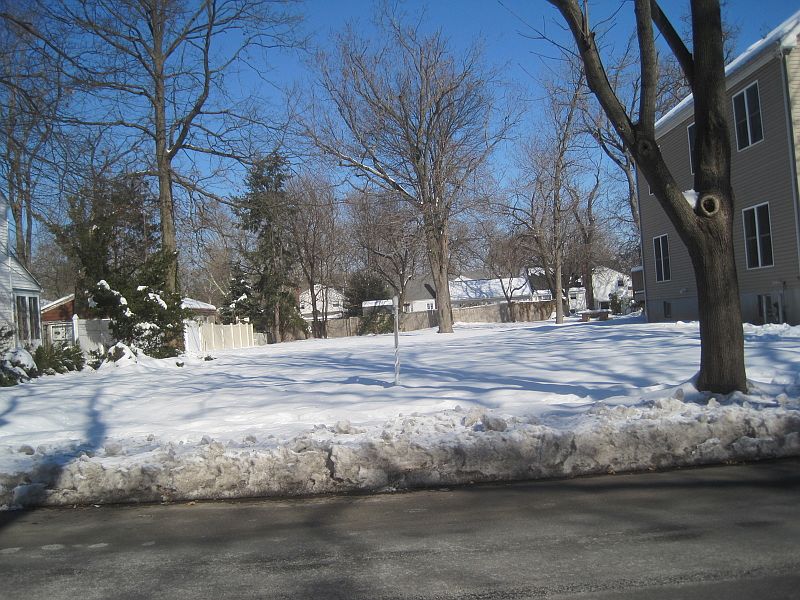 1st image of 569 W Lake Ave