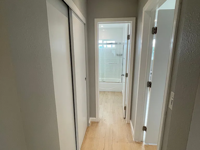 730 N Mariposa Ave — Photo 10