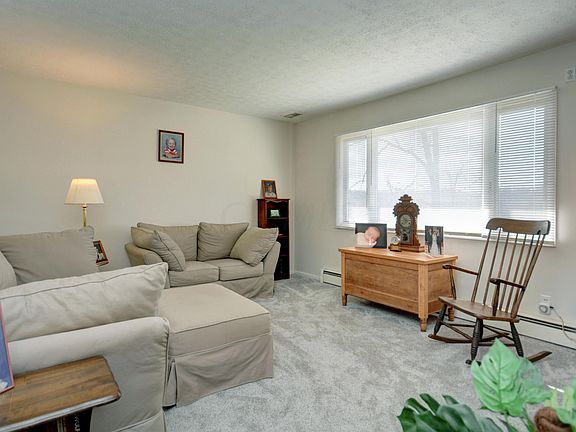 4th image of 134 Linnell Dr