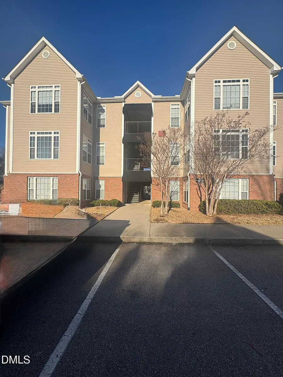 Building Photo - 2510 Friedland Pl #202