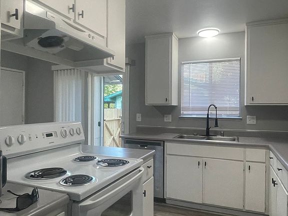 5th image of 4626 Red Bluff St