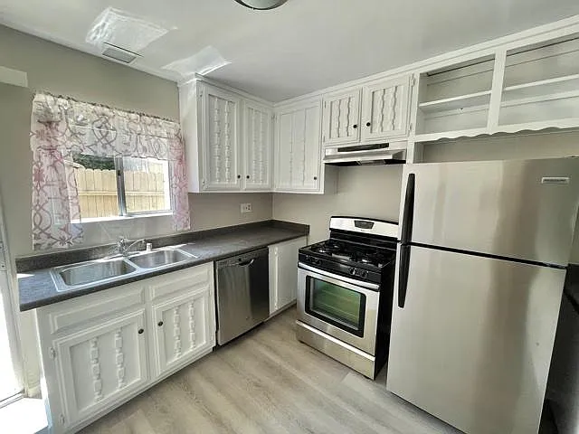8259 Roy St — Photo 2
