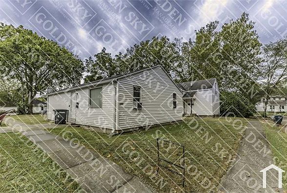 1st image of 1809 W Adams St