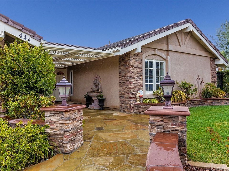 1st image of 444 S Westridge Cir