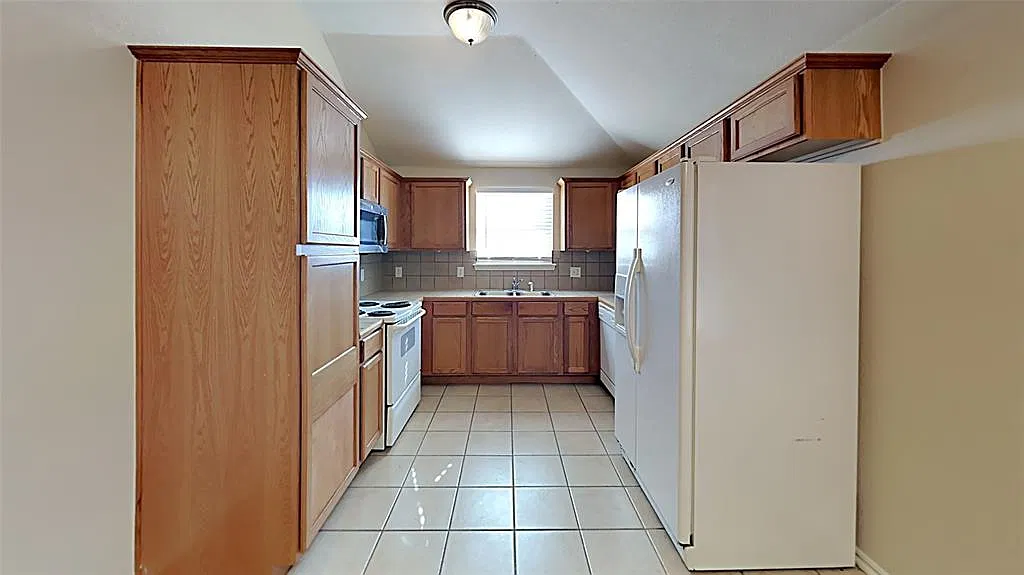 3 bed, 1364 sqft, $1,595 — Photo 4