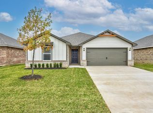 1904 Palmatum Rd, El Reno, OK 73036