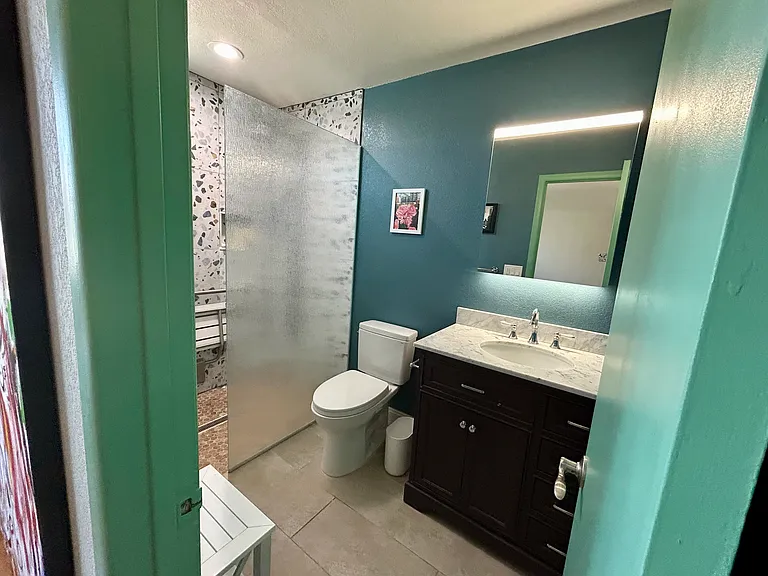 1213 Douglas Dr — Photo 10