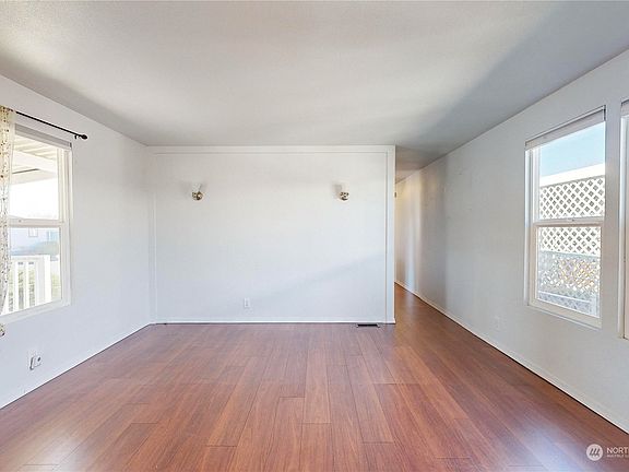 3rd image of 1336 Brooklyn Drive