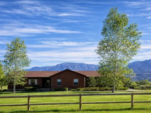 5 Panorama Ln, Cody, WY 82414