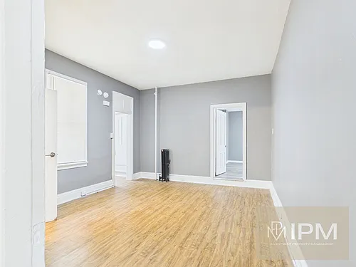 597 W Philadelphia St Photo 1