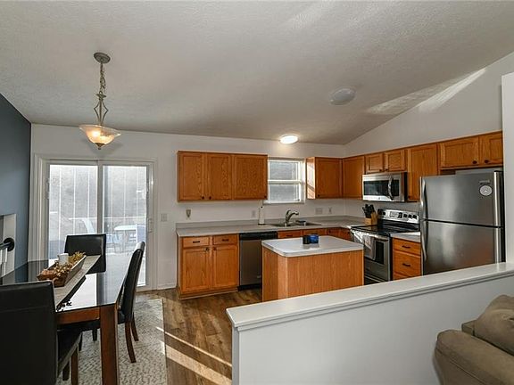 4th image of 856 Sturbridge Dr