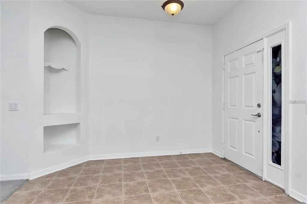 4 bed, 2.0 bath, 2360 sqft, $2,750 — Photo 2