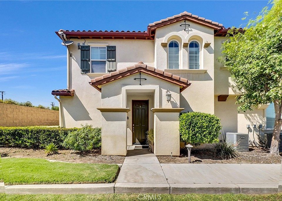 1st image of 2750 E Oak Hill Dr Unit 30
