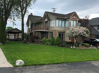 22532 E Ten Mile Rd, Saint Clair Shores, MI 48080
