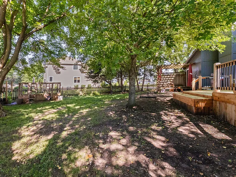 235 SW Seagull St — Photo 20