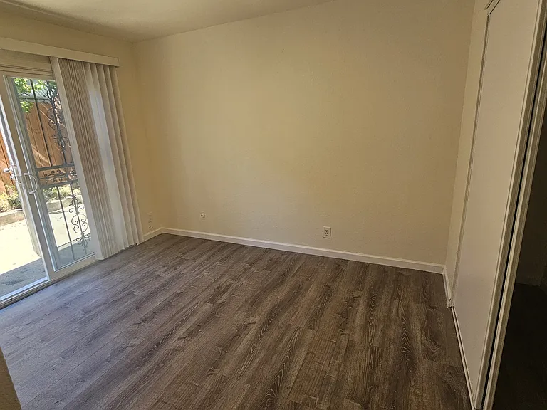 4101 Porter St #6 — Photo 13
